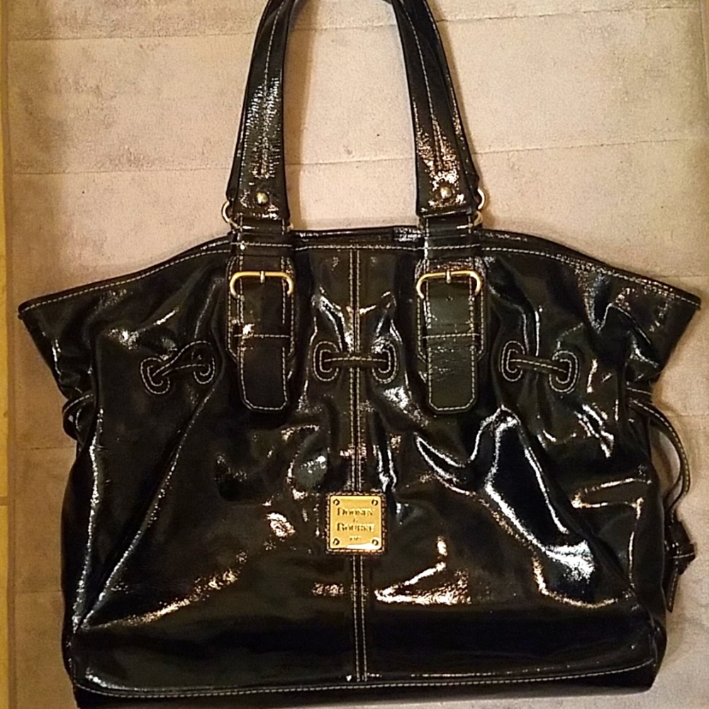 VGUC Dooney & Bourke Medium Chiara handbag purse